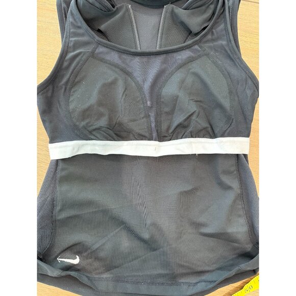 Women's Nike Fit-dry Top w built in sports bra, size medium - Picture 6 of 15